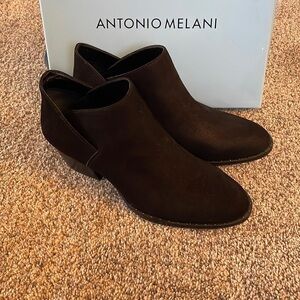 Antonio Melani black booties nwt 7